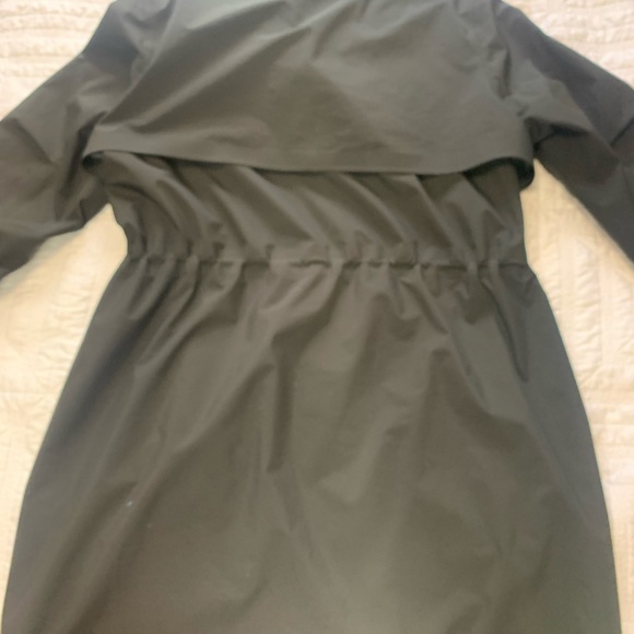 Roots rain jacket. Size L - Picture 3 of 6